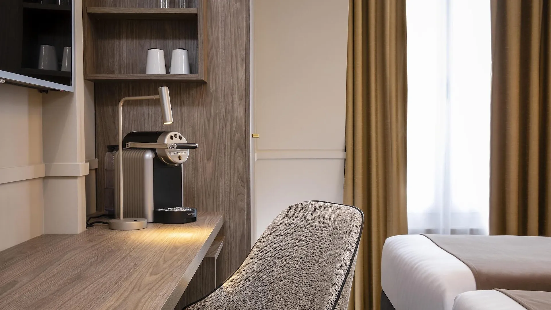 Daunou Opera Hotel 3*
