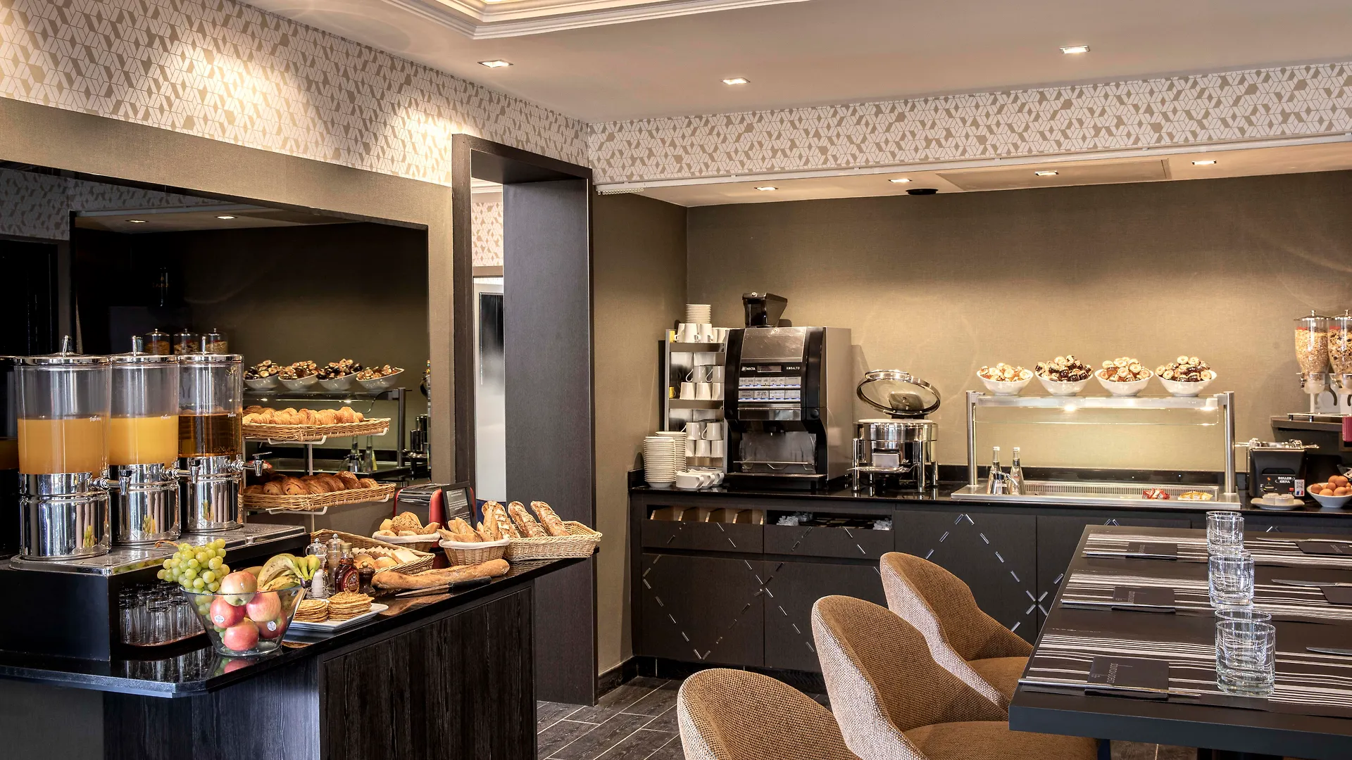 Daunou Opera Hotel
